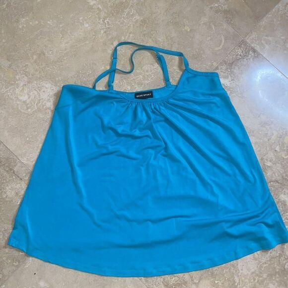 💕Cute top💕 - Picture 3 of 5